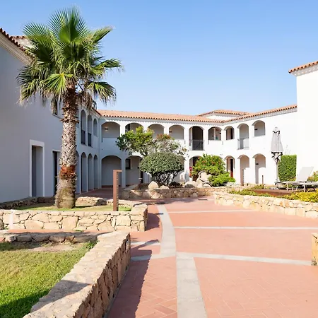 Mangia's Santa Teresa Sardinia, Curio Collection By Hilton אתר נופש