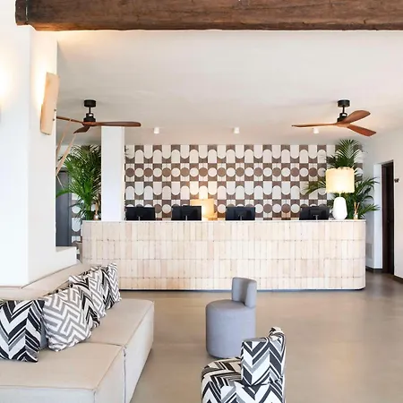 Mangia's Santa Teresa Sardinia, Curio Collection By Hilton אתר נופש 5*