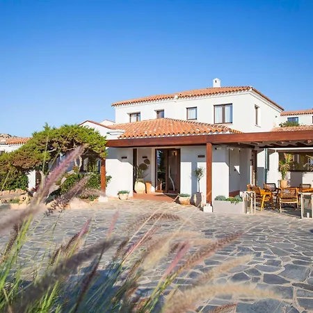 Mangia's Santa Teresa Sardinia, Curio Collection By Hilton Santa Teresa Gallura