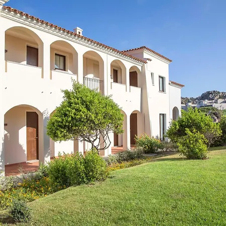 Курортный комплекс Mangia's Santa Teresa Sardinia, Curio Collection By Hilton Санта-Тереза-Галлура