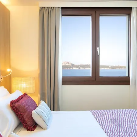 Курортный комплекс Mangia's Santa Teresa Sardinia, Curio Collection By Hilton