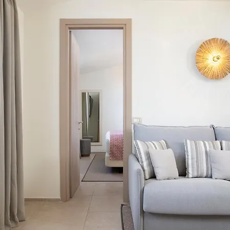 Курортный комплекс Mangia's Santa Teresa Sardinia, Curio Collection By Hilton Санта-Тереза-Галлура
