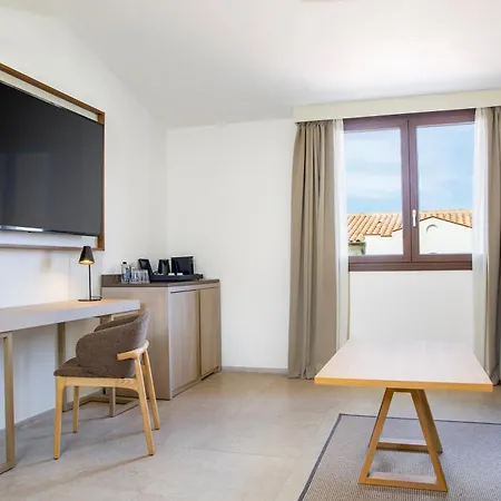 Mangia's Santa Teresa Sardinia, Curio Collection By Hilton 5*