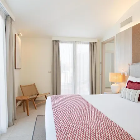 Mangia's Santa Teresa Sardinia, Curio Collection By Hilton 5*