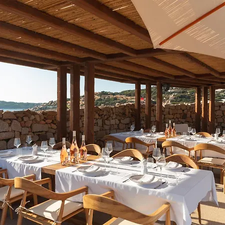 Mangia's Santa Teresa Sardinia, Curio Collection By Hilton Santa Teresa Gallura