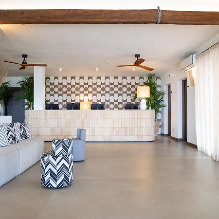Mangia's Santa Teresa Sardinia, Curio Collection By Hilton אתר נופש 5*