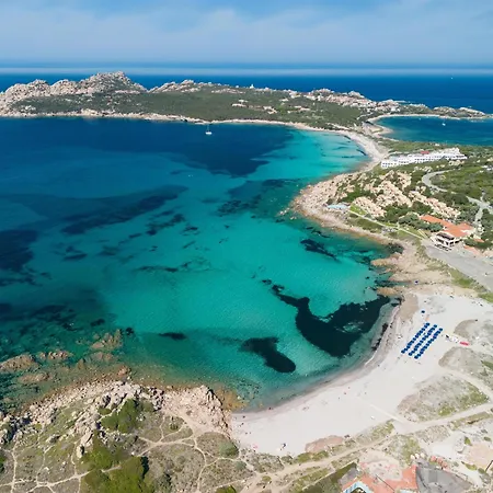Mangia's Santa Teresa Sardinia, Curio Collection By Hilton Station touristique