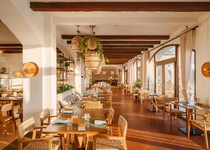 Mangia's Santa Teresa Sardinia, Curio Collection By Hilton 5*