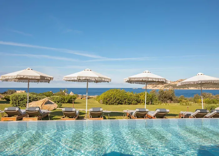 Üdülőközpont Mangia's Santa Teresa Sardinia, Curio Collection By Hilton 5*
