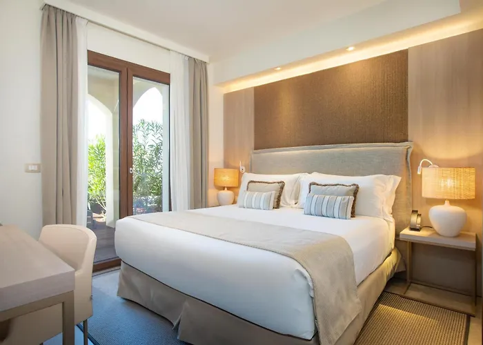 Mangia's Santa Teresa Sardinia, Curio Collection By Hilton 5* Santa Teresa Gallura