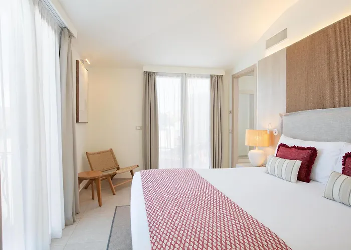 Mangia's Santa Teresa Sardinia, Curio Collection By Hilton 5*