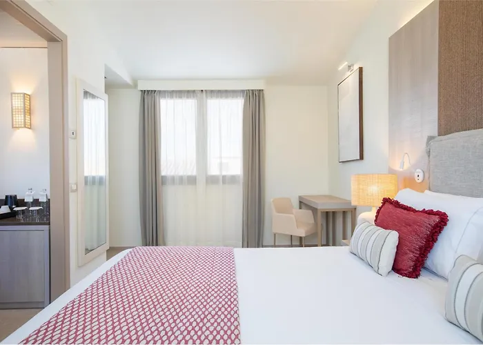 Mangia's Santa Teresa Sardinia, Curio Collection By Hilton