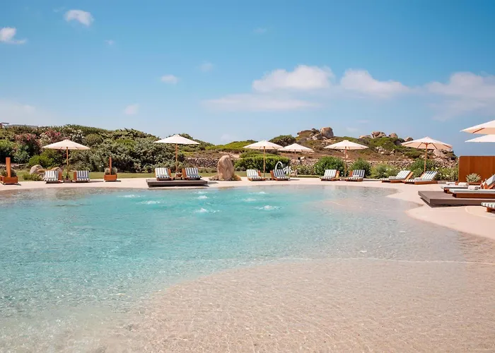 Üdülőközpont Mangia's Santa Teresa Sardinia, Curio Collection By Hilton 5*